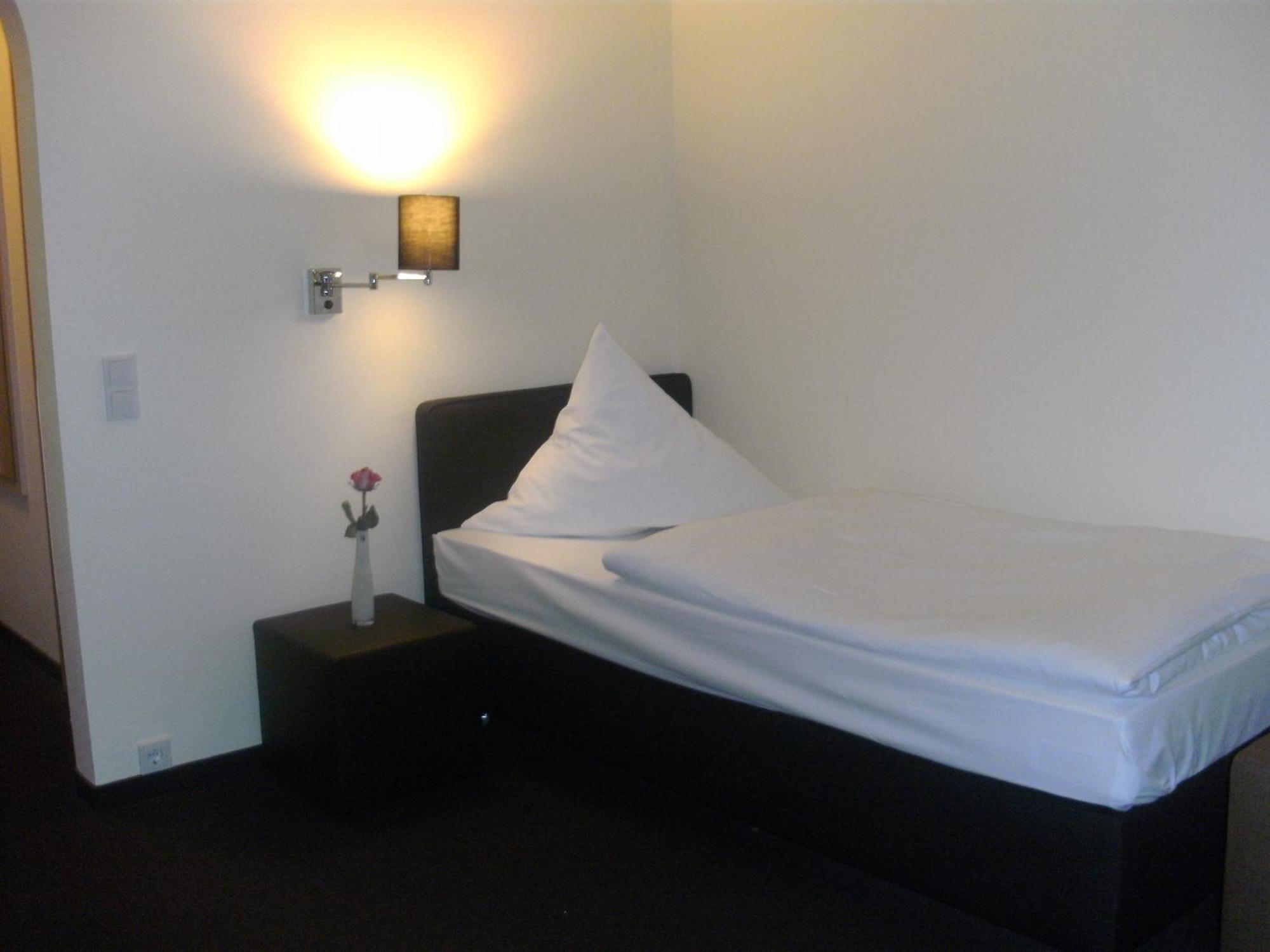 Waldhotel Tropfsteinhoehle Wiehl Extérieur photo